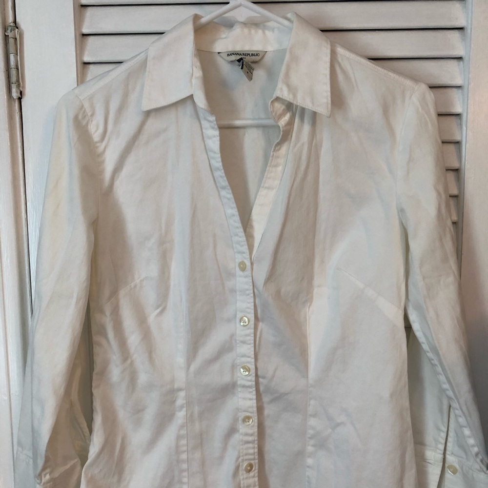 Women’s white button-down shirt Small